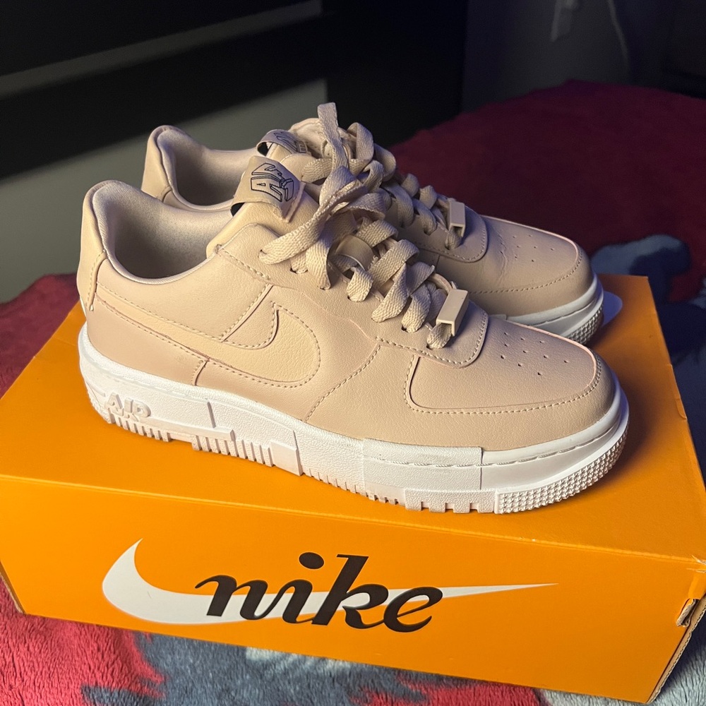 Nike Air Force 1
